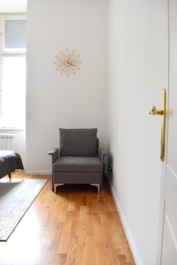 Lovely Apartment In Center プラハ エクステリア 写真